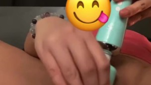 Quarantined Babe Films Herself Cumming Twice on Snapchat With Toys