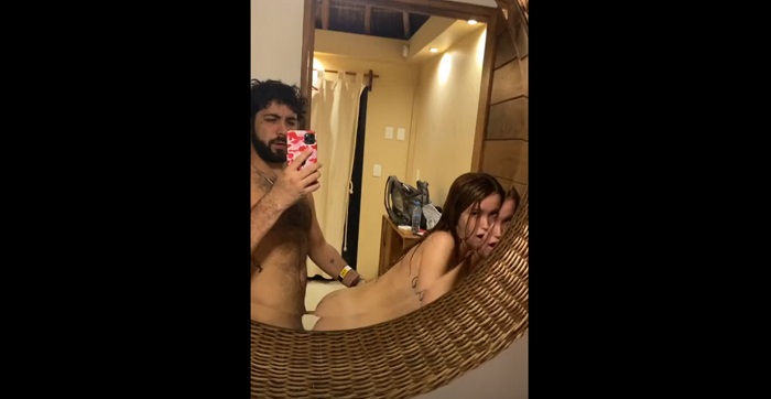 Dude Having A Quickie Snapchat Sex With Friend’s Girlfriend In Public Bathroom